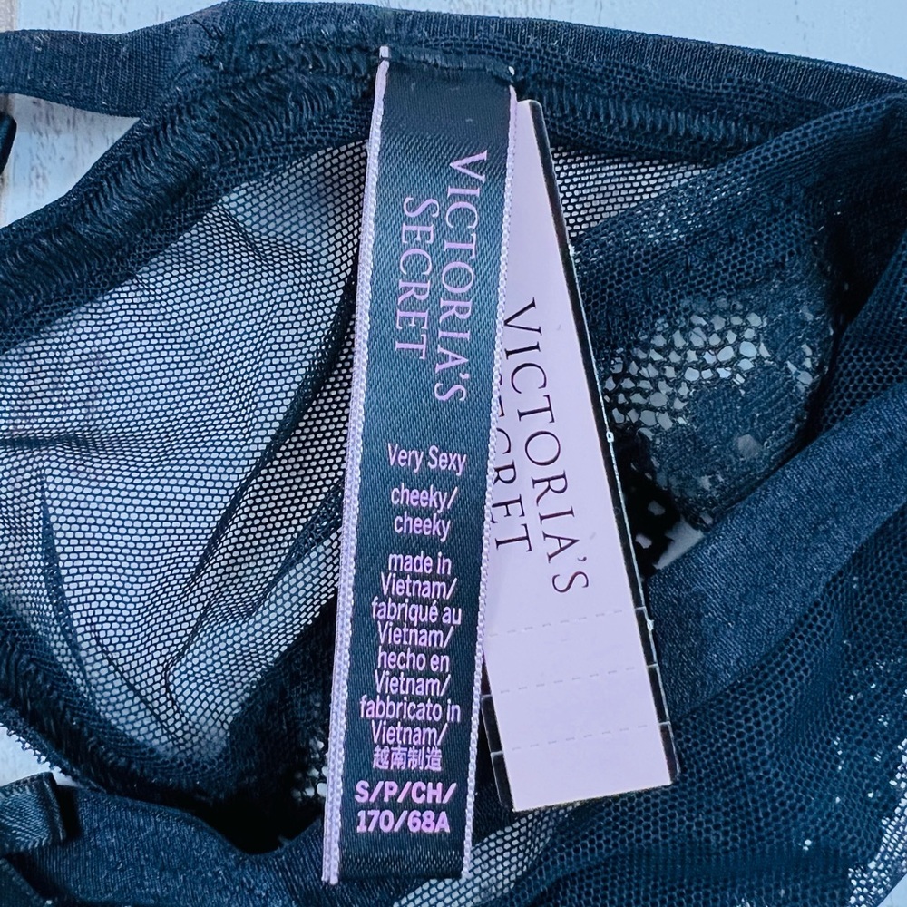 Victoria’s Secret Very Sexy Cheeky Pantie Small - Picture 6 of 6
